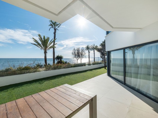 3 Bedrooms Townhouse in Estepona