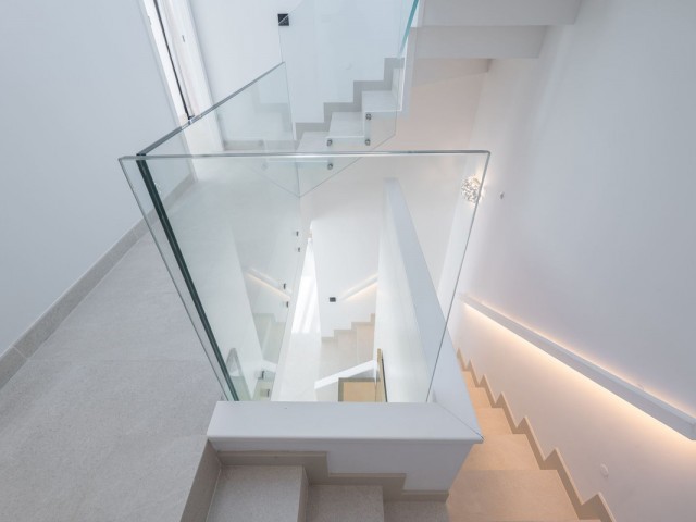 3 Bedrooms Townhouse in Estepona