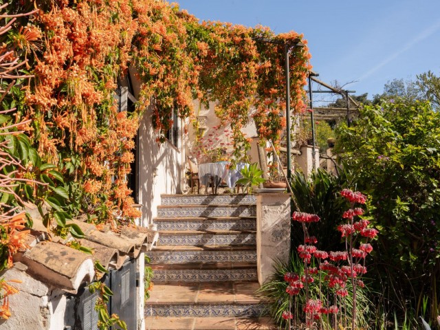 Villa con 4 Dormitorios  en Casares