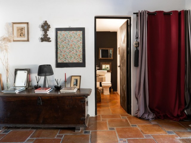 Villa con 4 Dormitorios  en Casares