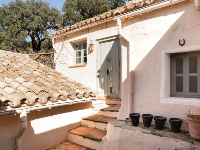 Villa con 4 Dormitorios  en Casares