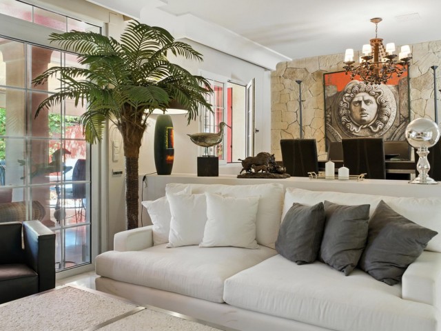 10 Bedrooms Villa in Marbella