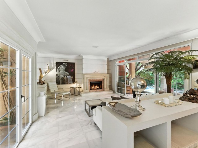 10 Bedrooms Villa in Marbella