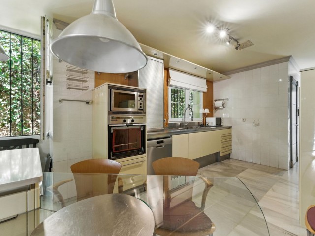 10 Bedrooms Villa in Marbella