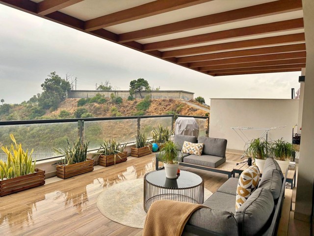 2 Bedrooms Apartment in Nueva Andalucía