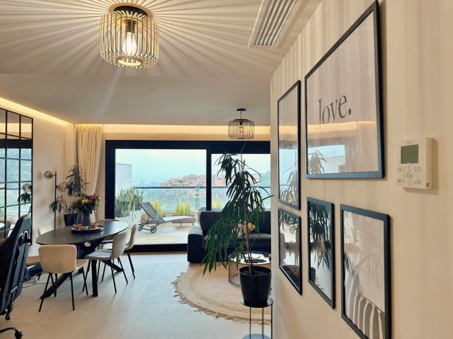 2 Bedrooms Apartment in Nueva Andalucía