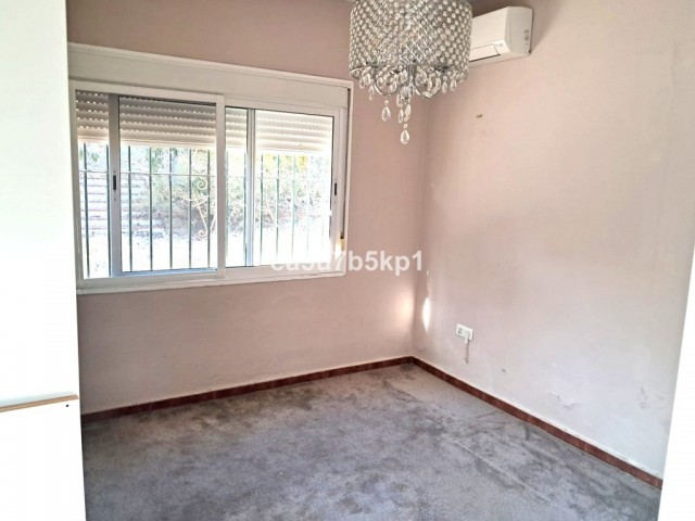 5 Soveroms Villa i Estepona