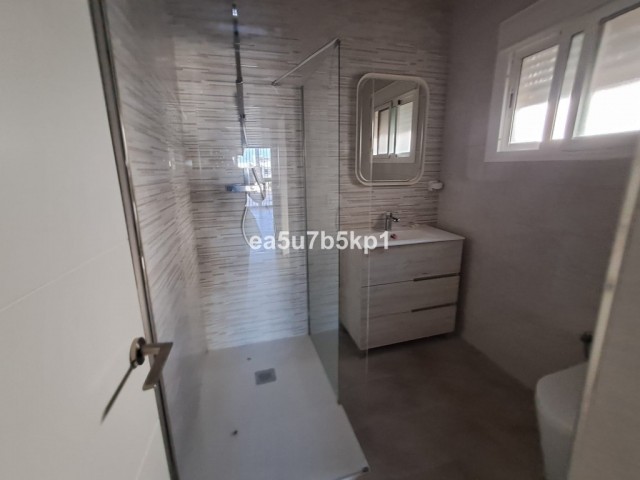 5 Soveroms Villa i Estepona