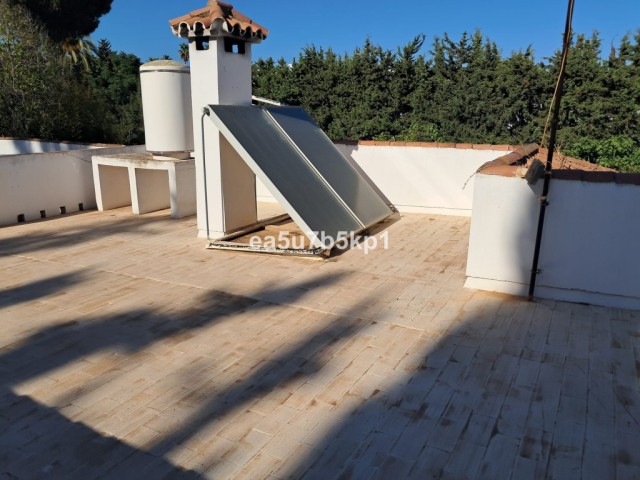 5 Soveroms Villa i Estepona