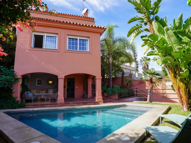 4 Soveroms Villa i Nueva Andalucía