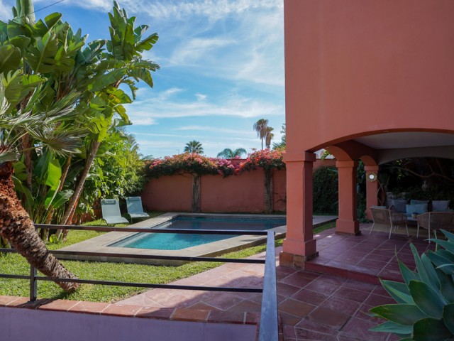 4 Soveroms Villa i Nueva Andalucía