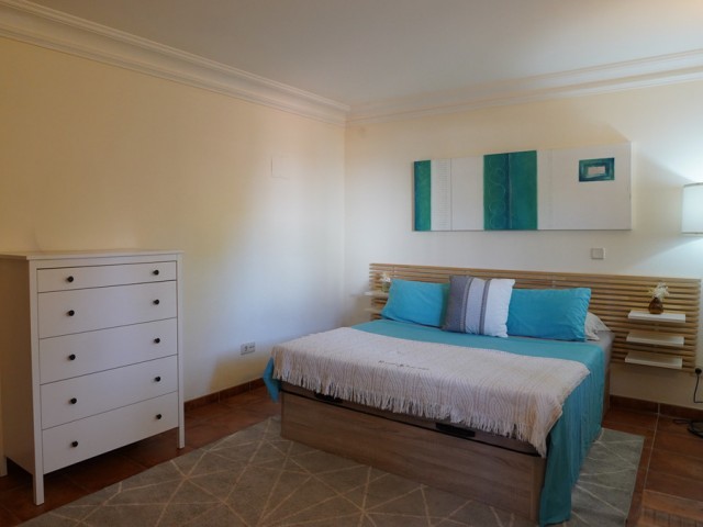 4 Bedrooms Villa in Nueva Andalucía