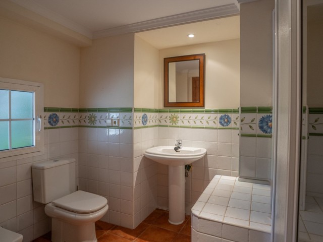 4 Bedrooms Villa in Nueva Andalucía