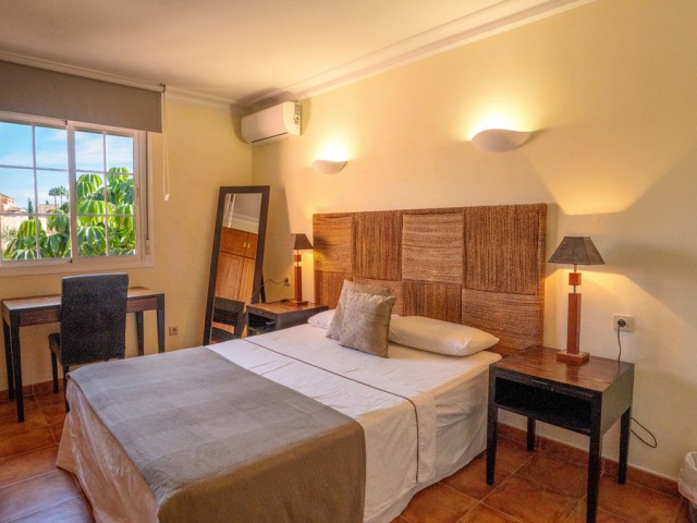 4 Bedrooms Villa in Nueva Andalucía