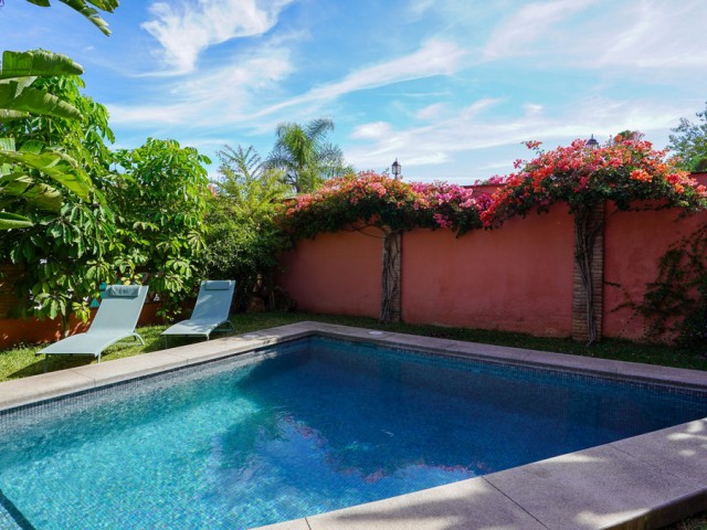 4 Bedrooms Villa in Nueva Andalucía