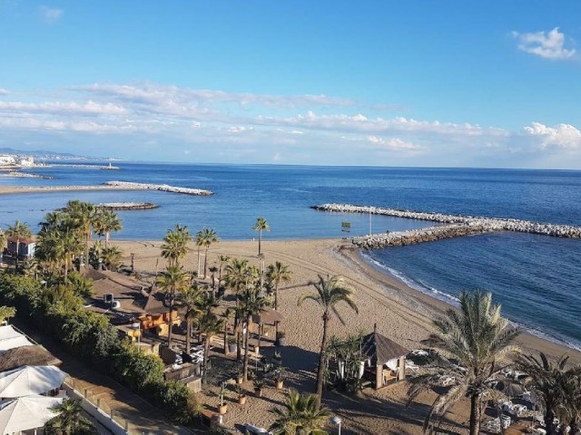 14 Soveroms Villa i Puerto Banús