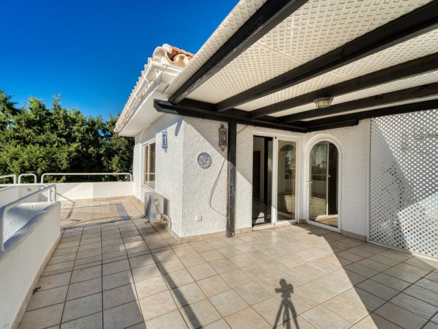 4 Bedrooms Villa in Nueva Andalucía