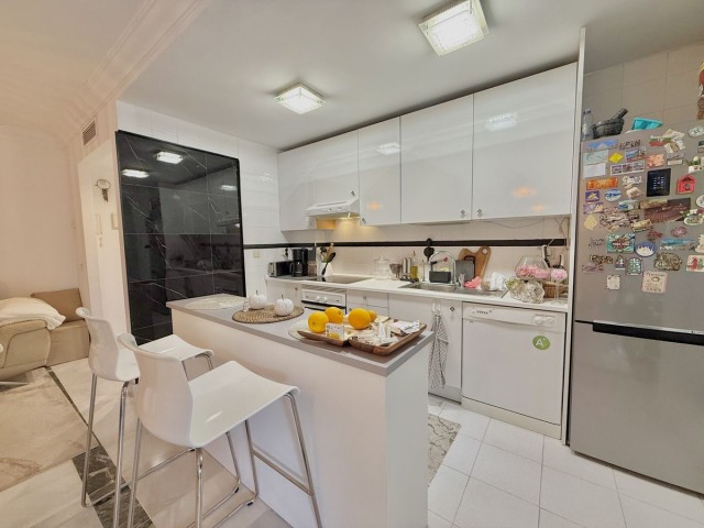 Apartment, The Golden Mile, R5216665