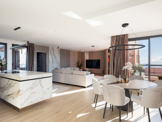 Apartamento con 3 Dormitorios  en Mijas Costa