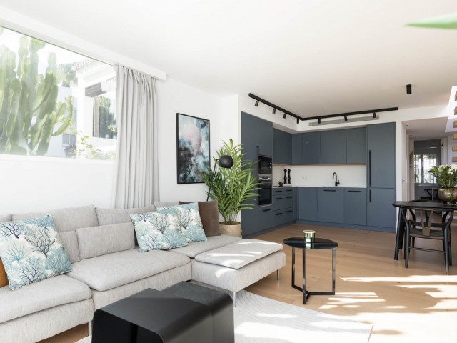 2 Bedrooms Apartment in Nueva Andalucía