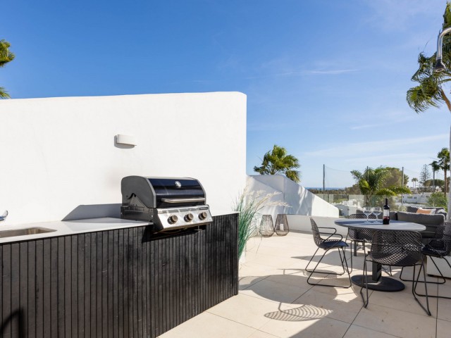 2 Bedrooms Apartment in Nueva Andalucía