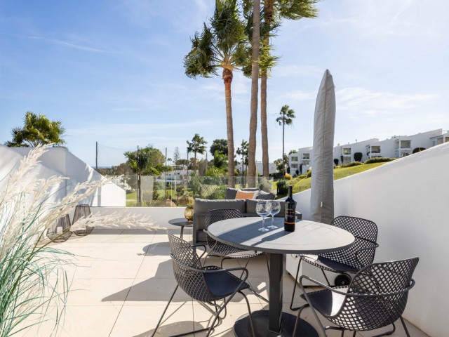 2 Bedrooms Apartment in Nueva Andalucía