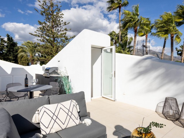 2 Bedrooms Apartment in Nueva Andalucía