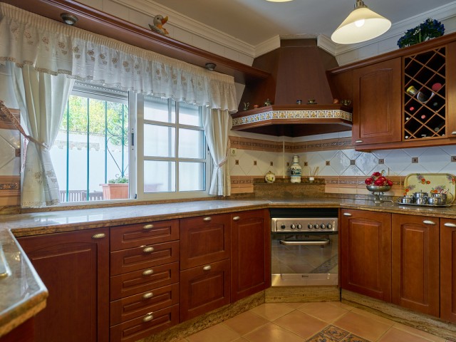 5 Bedrooms Villa in Benalmadena