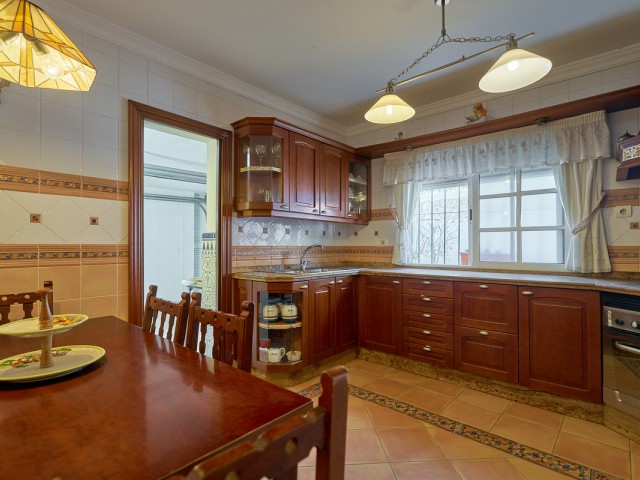 5 Bedrooms Villa in Benalmadena