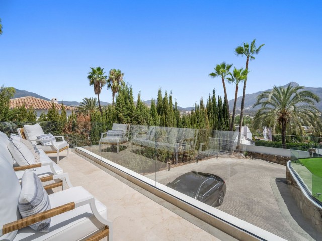 5 Bedrooms Villa in Nueva Andalucía