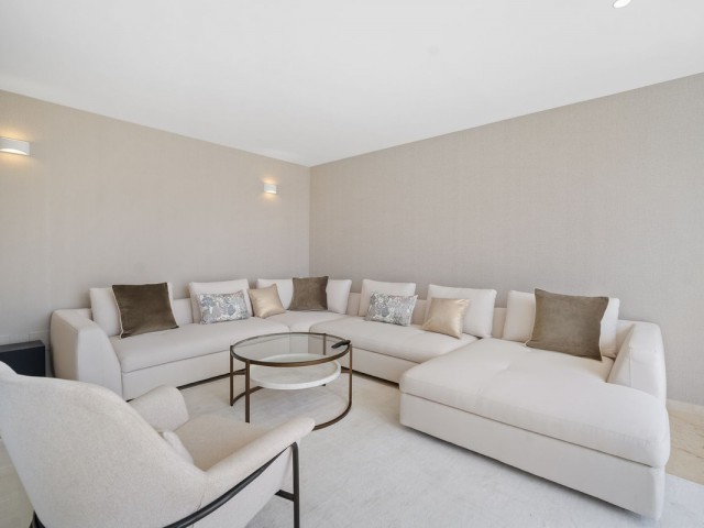 5 Bedrooms Villa in Nueva Andalucía