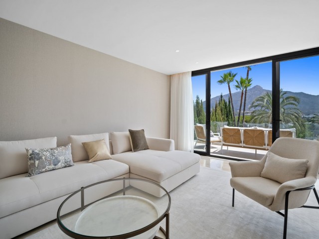 5 Bedrooms Villa in Nueva Andalucía