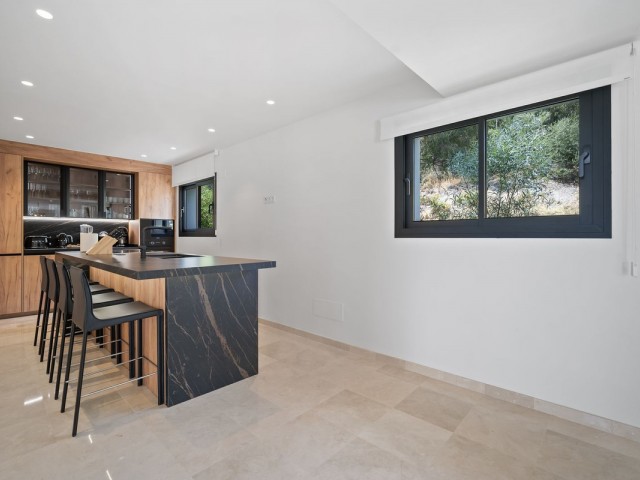 5 Bedrooms Villa in Nueva Andalucía