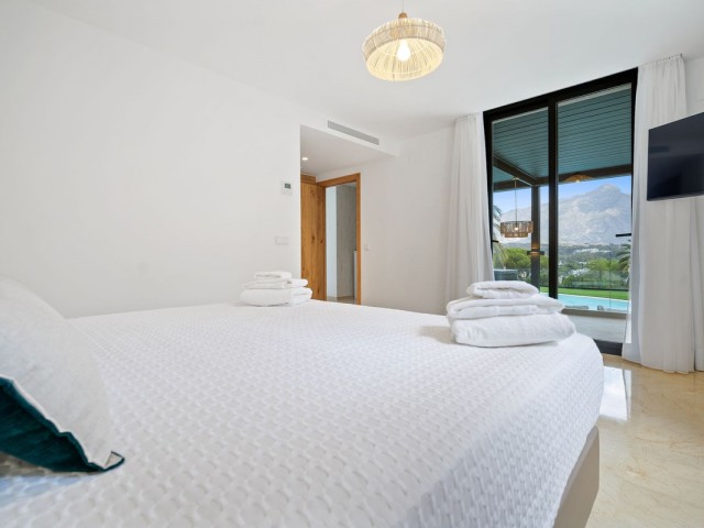 5 Bedrooms Villa in Nueva Andalucía
