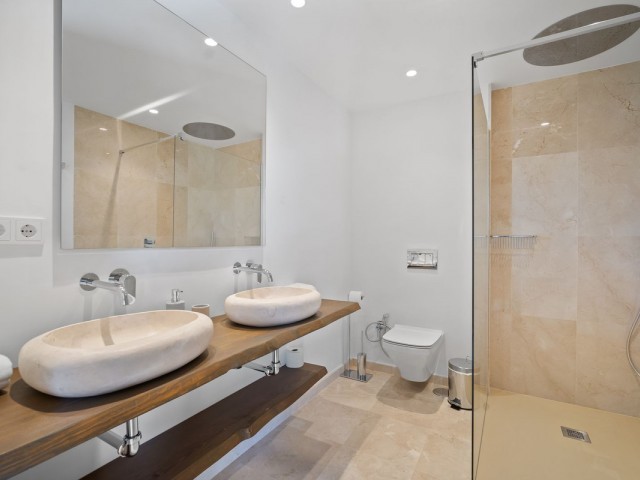 5 Bedrooms Villa in Nueva Andalucía