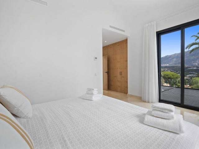 5 Bedrooms Villa in Nueva Andalucía