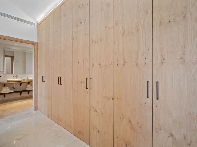 5 Bedrooms Villa in Nueva Andalucía