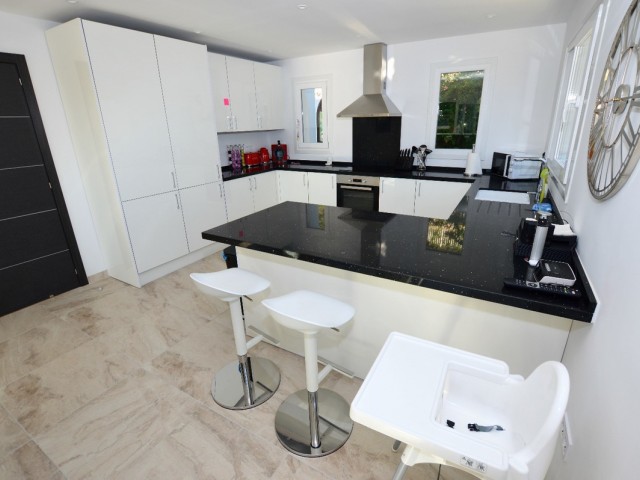 6 Bedrooms Villa in Benalmadena