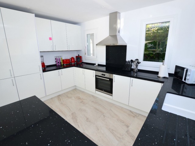 6 Bedrooms Villa in Benalmadena