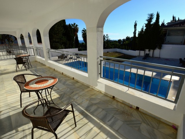 6 Bedrooms Villa in Benalmadena