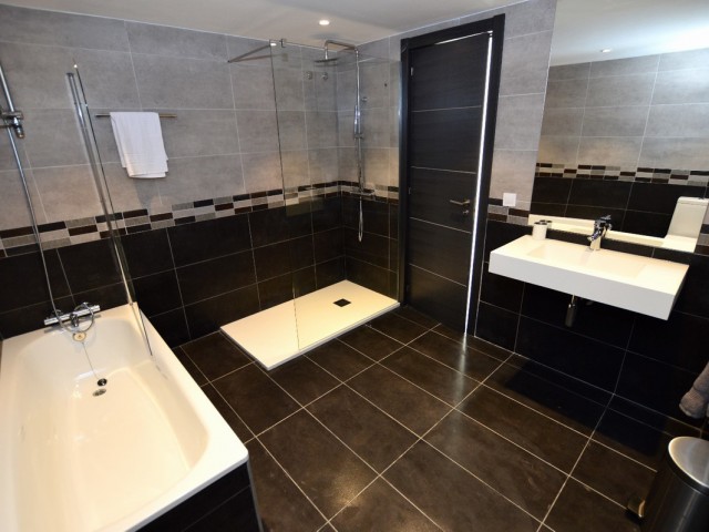 6 Bedrooms Villa in Benalmadena