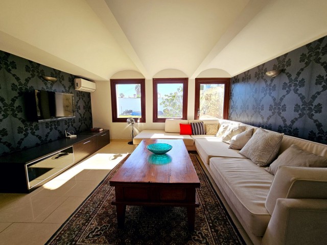 6 Soveroms Villa i Estepona