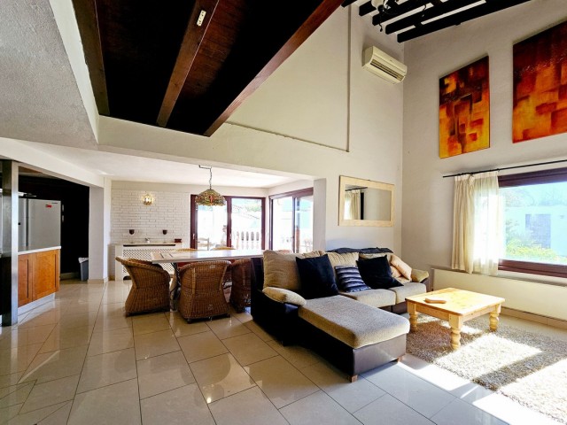 6 Soveroms Villa i Estepona