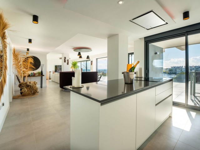 3 Bedrooms Apartment in Estepona