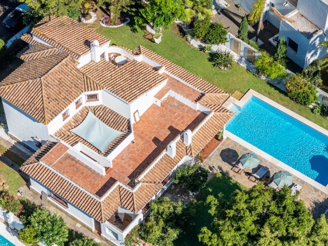 4 Bedrooms Villa in New Golden Mile