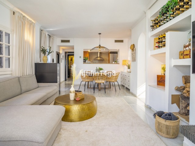 2 Bedrooms Apartment in Nueva Andalucía