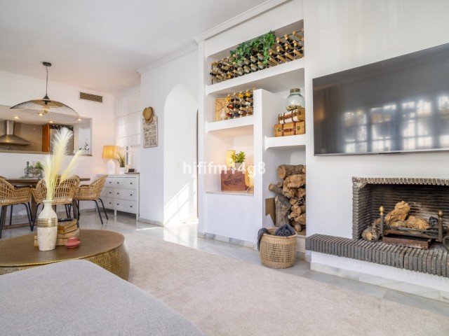 2 Bedrooms Apartment in Nueva Andalucía