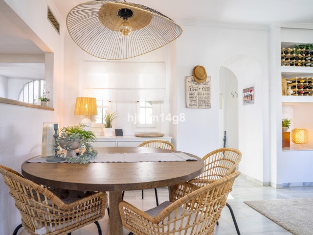 2 Bedrooms Apartment in Nueva Andalucía