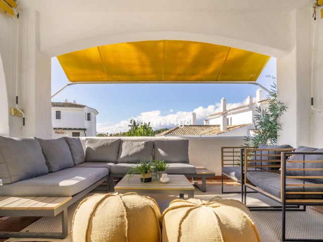 2 Bedrooms Apartment in Nueva Andalucía