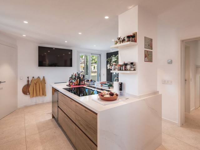 3 Bedrooms Apartment in Nueva Andalucía